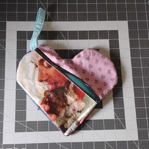 Heart-Shaped Cat Print Pouch